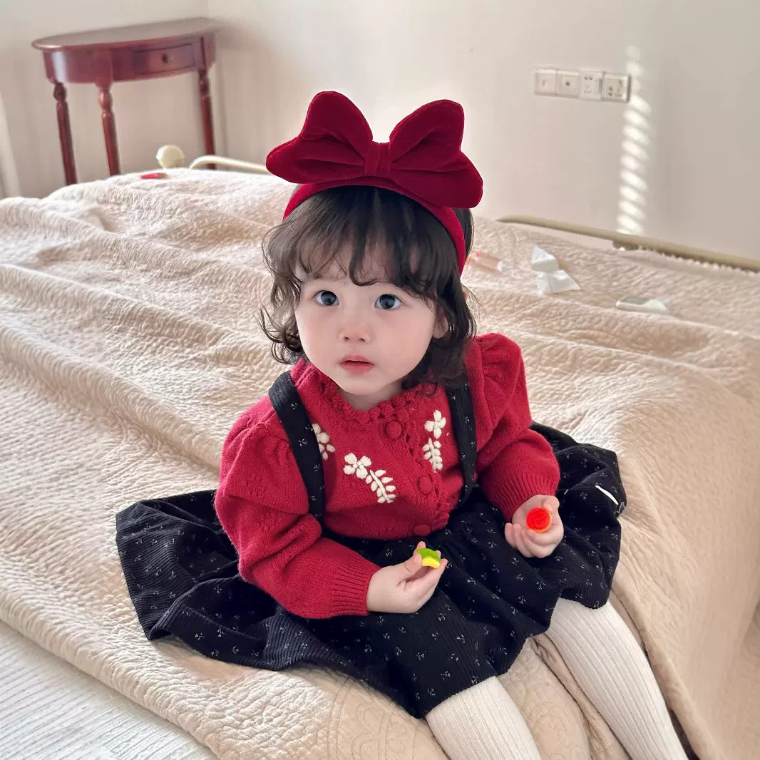 Cutemily秋冬女婴童手钩圆领开衫新年毛衣女宝绣花红色复古毛衣