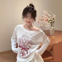 白い落書きの斜め肩の日焼け止めのブラウスのtシャツの女性の夏の2025新型の甘いギャルの独特な長袖の上着