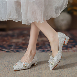 323-56 flower chunky heel single-layer shoes new wedding dress Xiuhe two-way bridal shoes French low heel not tired bridesmaid shoes