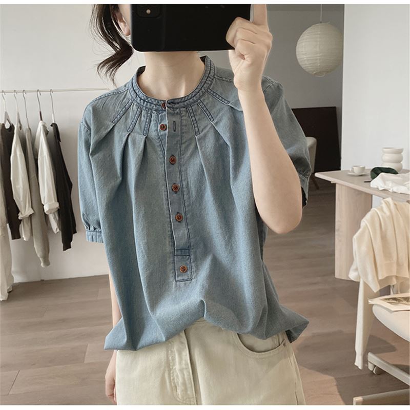 Popular Women's Washed Denim Shirt, Soft and Comfortable Round Neck Short-Sleeved Top, New Summer Loose Slimming Top Popular Women's Washed Denim Shirt, Soft and Comfortable Round Neck Short-Sleeved Top, New Summer Loose Slimming Top