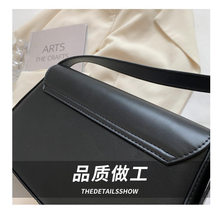 2021 New Fashion Shoulder Bag Simple Versatile Shoulder Strap Messenger Bag display picture 11