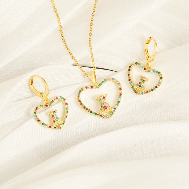 Collar de oro de arena vietnamita transfronterizo, línea de diseño, pendiente de oso en forma de corazón, lujo ligero femenino, joyería de larga duración que no se desvanece