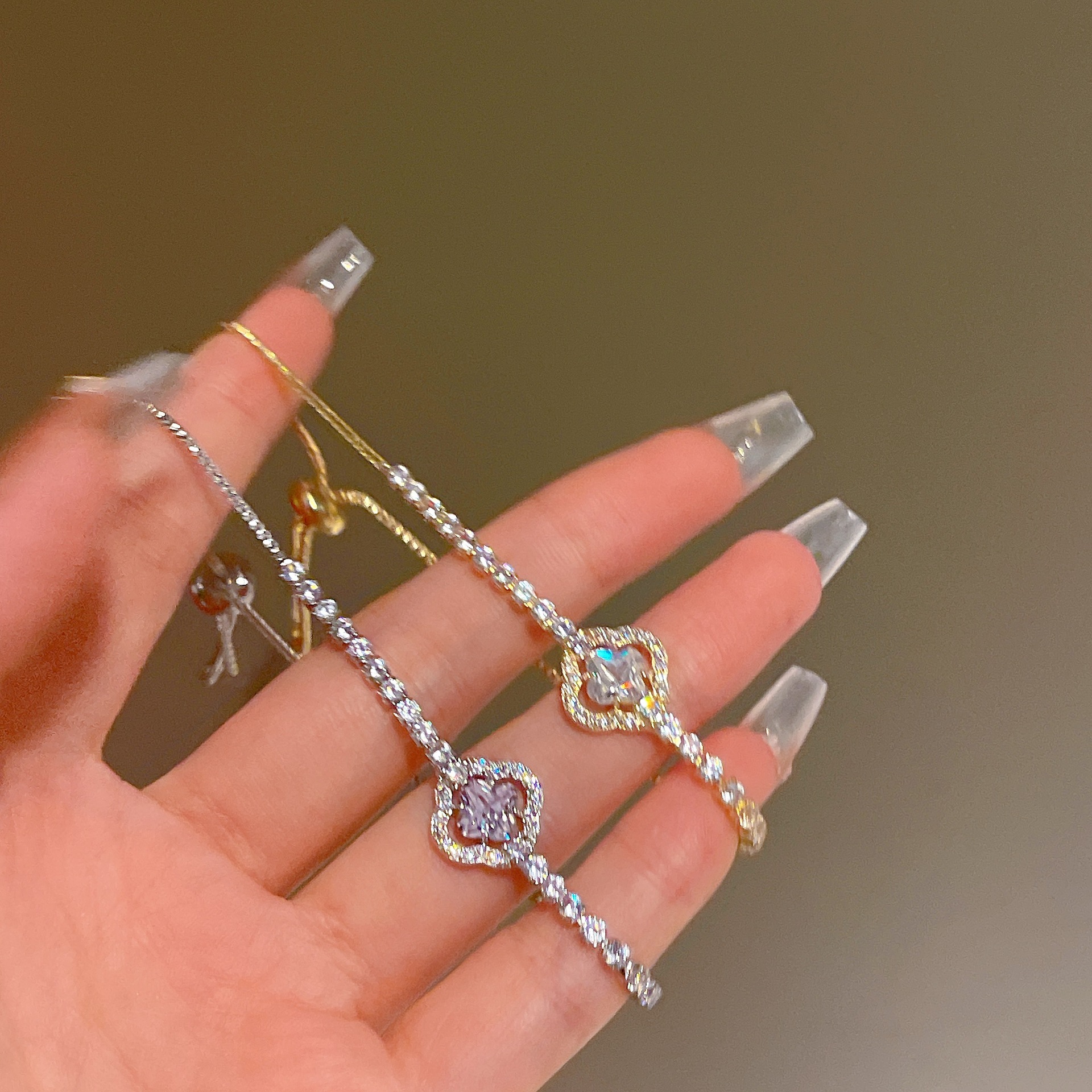 Kleines Design-Blumenarmband 2023 Kordelzug kleines vielseitiges Armband Dongdaemun exquisites Armband J921_voghion.com