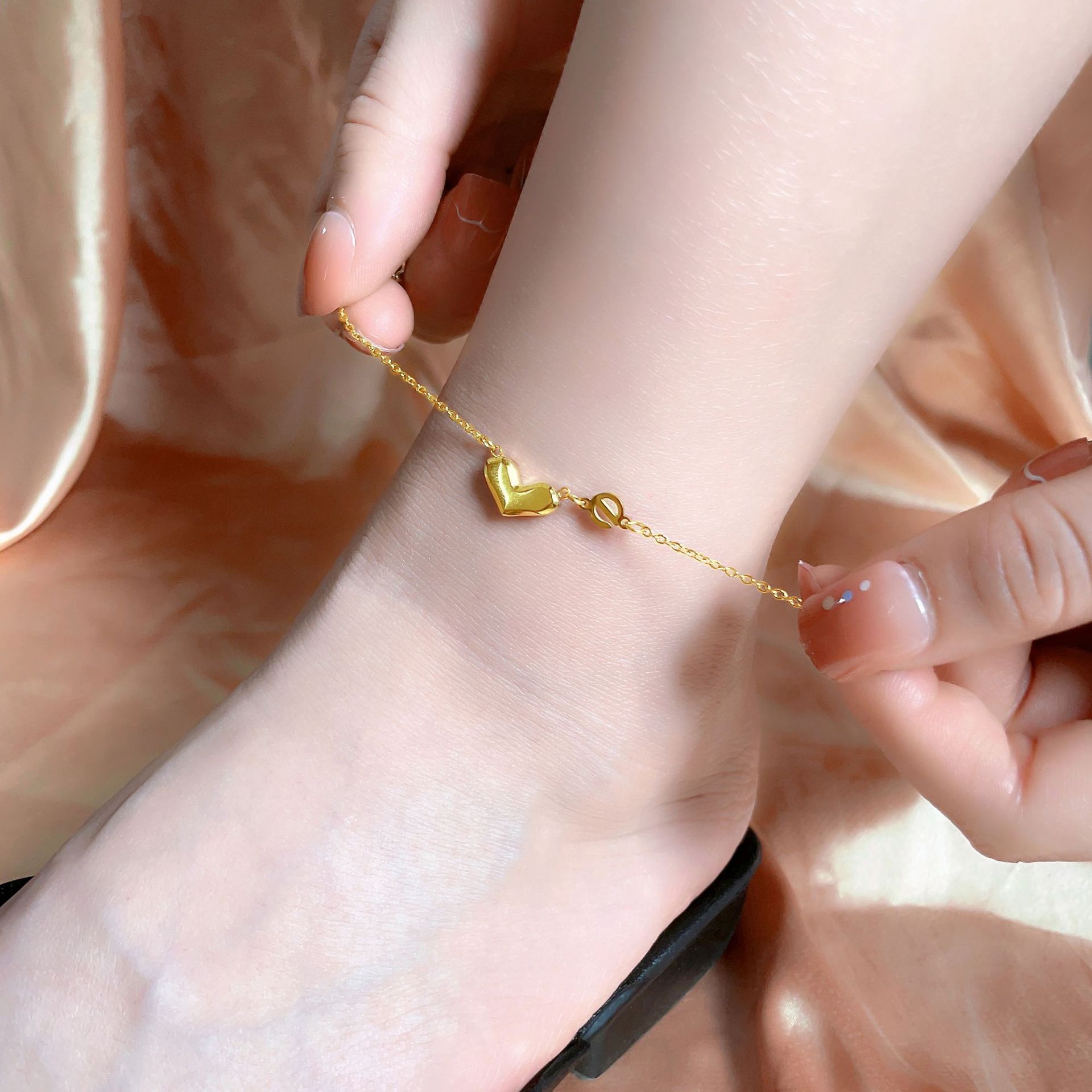Wen Jian nuevo diseño ligero de lujo te ama la pulsera de tobillas e-life femenina simple y fría chapado en oro 18 quilates en forma de corazón de acero de titanio accesorios de pie