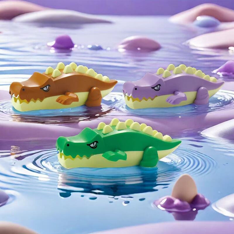クロスボーダーの赤ちゃんのお風呂のおもちゃは水の上でチェーンのぜんまいを切って水をかきます。|undefined