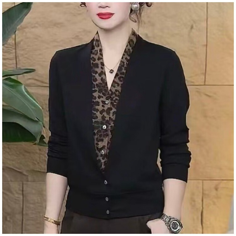 2026 Autumn New Fashionable Age-Reducing V-Neck Leopard Print Patchwork Cardigan Fake Two-Piece Slimming Long-Sleeve Top for Moms