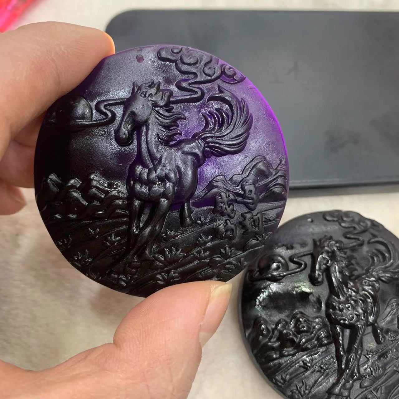 高仿二代琥珀蜜蜡代香味打灯透紫翳珀马到成功毛衣链直播景点热卖
