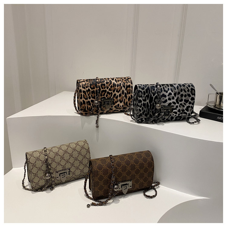 Cross-border women's bag 2024 New leopard print underarm bag, Korean style fashionable and trendy chain single-shoulder bag, riveted crossbody bag undefined
