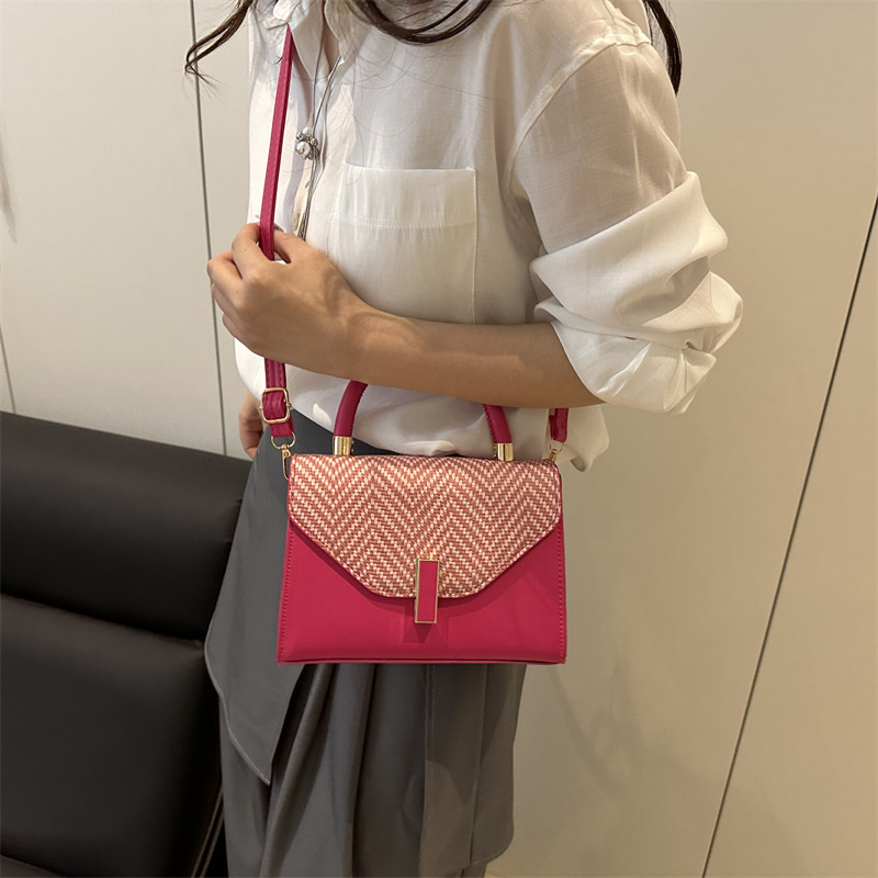 斜め掛けバッグ卸売 ファッション格子柄 新作ハンドバッグ 小型スクエアバッグ レディースバッグ 秋冬新作 軽量高級感 ショルダーバッグ|undefined