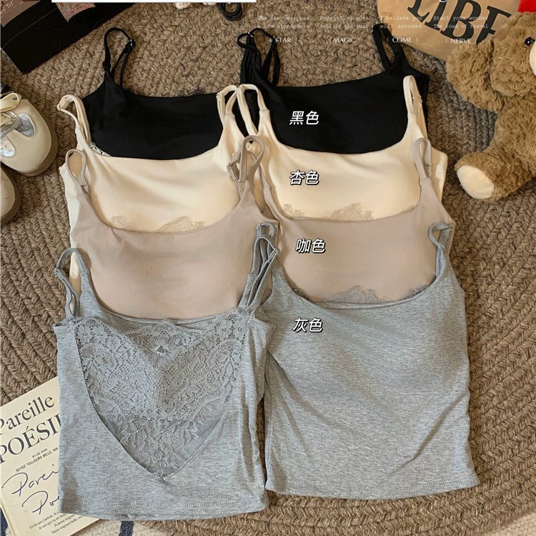 Горячая девушка кружевная спинка