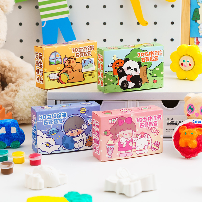 8 cajas de muñecas de yeso animadas