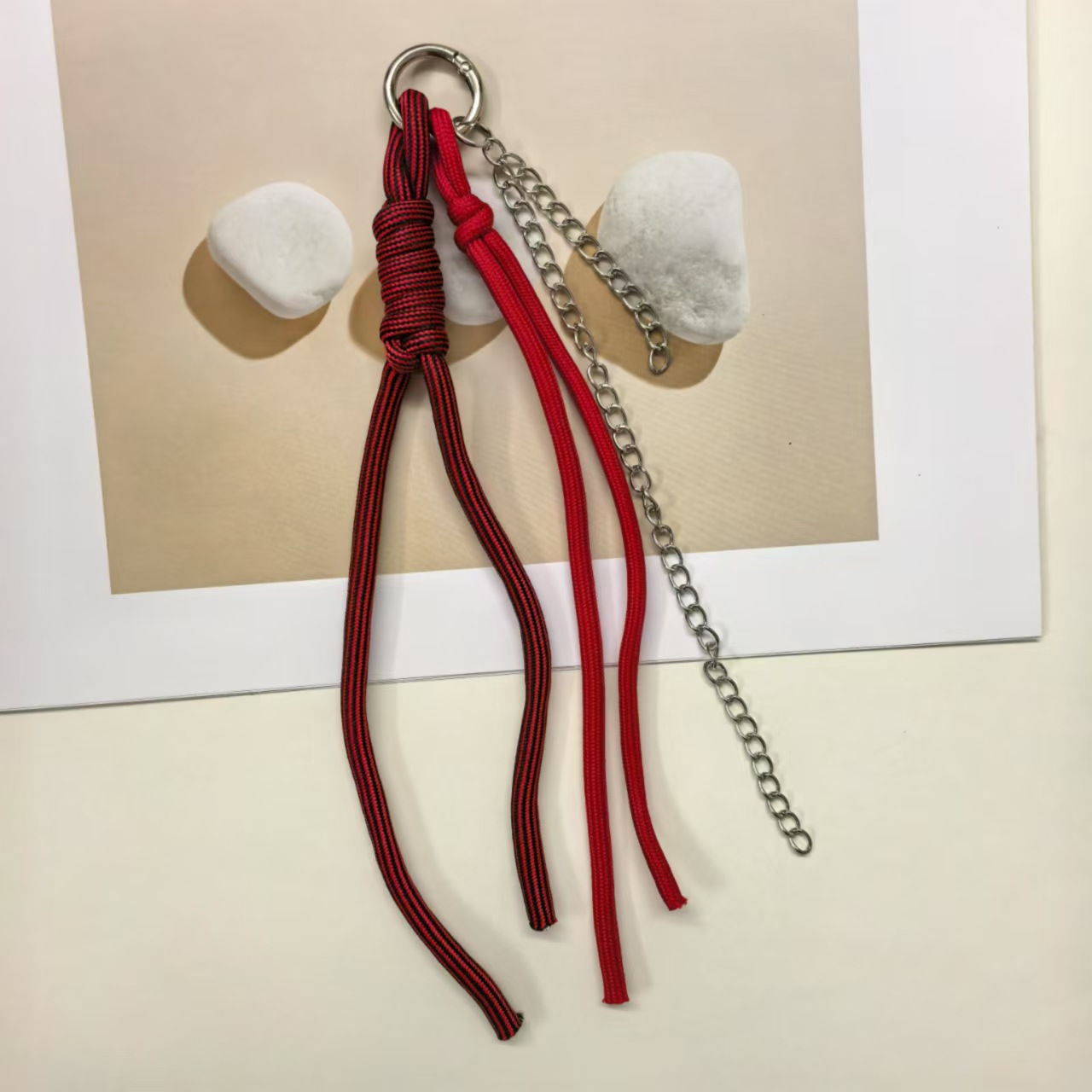 빨간 줄무늬 밧줄