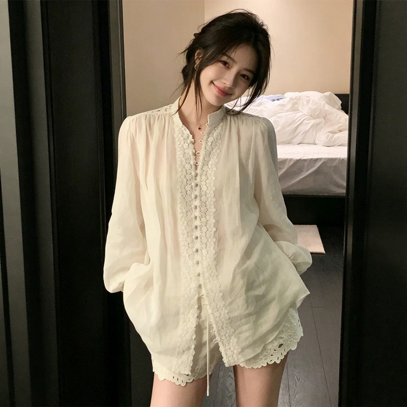 Old Money Style A-Line White Stand-Collar Shirt for Women, Summer Style, French Lace Patchwork, Lace Trim, Three-Quarter Sleeve Top Old Money Style A-Line White Stand-Collar Shirt for Women, Summer Style, French Lace Patchwork, Lace Trim, Three-Quarter Sleeve Top