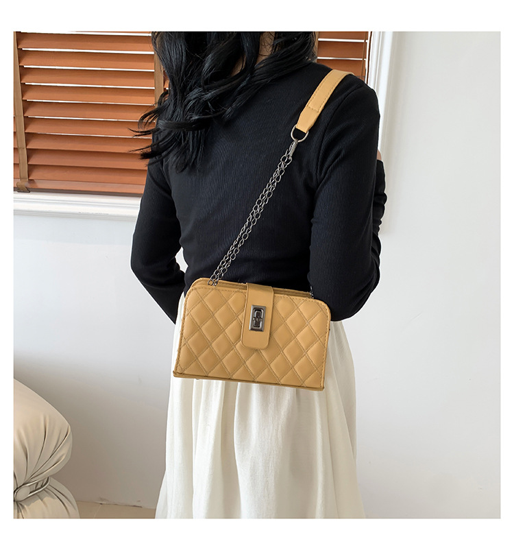 Women's Medium Pu Leather Argyle Streetwear Lock Clasp Shoulder Bag display picture 8