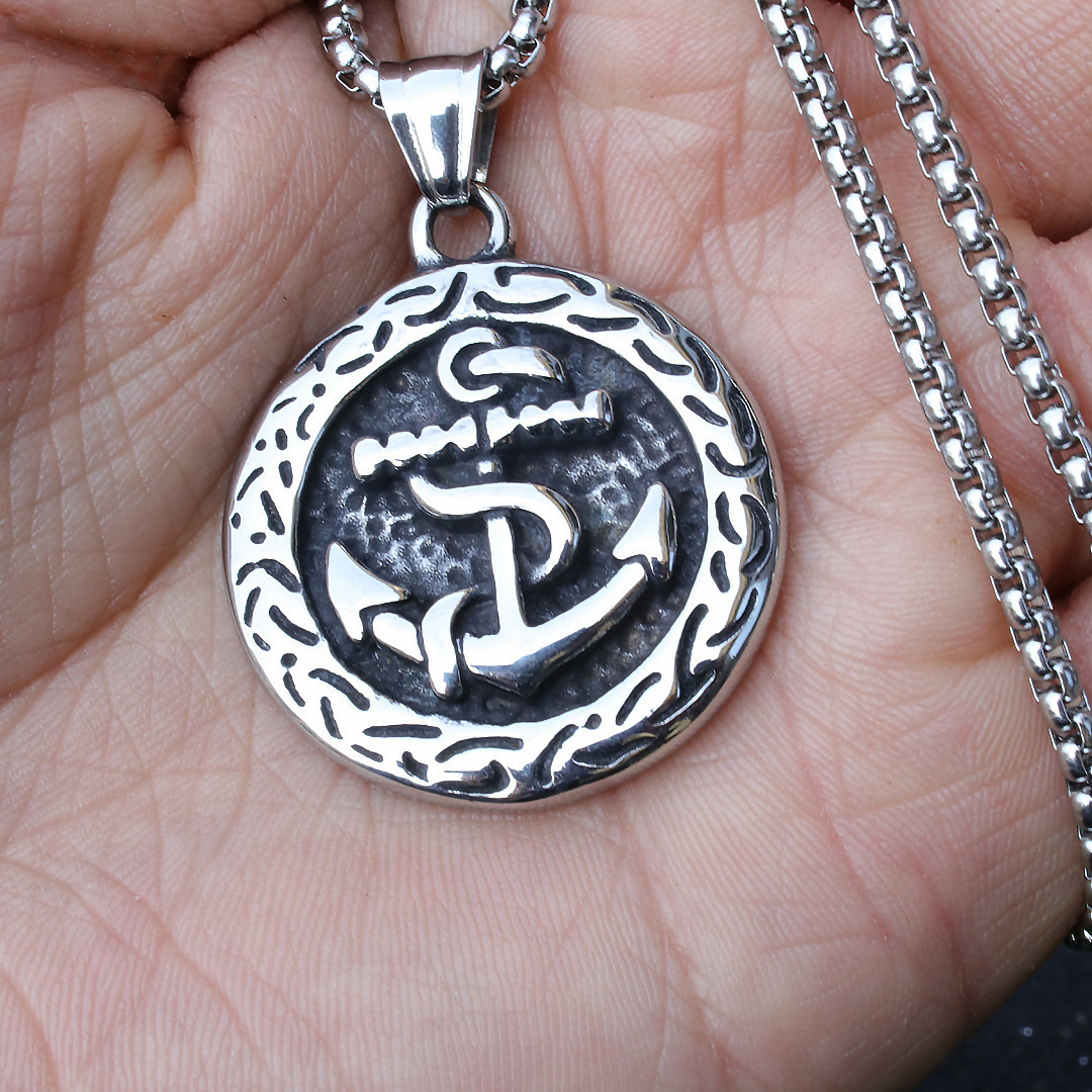 fashionable retro necklace