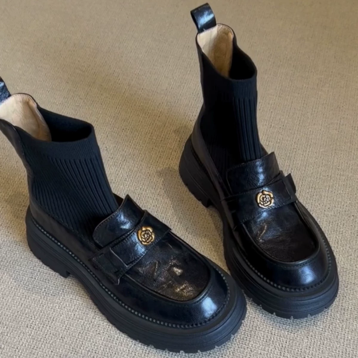 Женские утепленные ботинки-челси из камелийной вязки на толстой подошве с эластичной вставкой, в ретро-стиле, на массивном каблуке, в британском стиле.