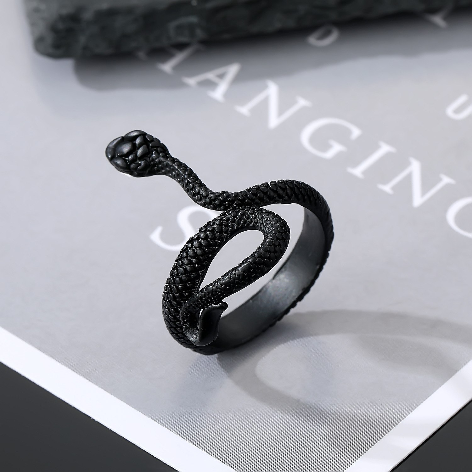 European and American black retro animal snake rings wholesale