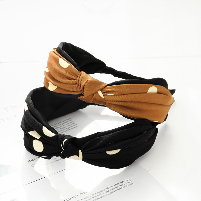 Korean Wide-brimmed Polka Dot Fabric Knotted Headband Wholesale Nihaojewelry display picture 3