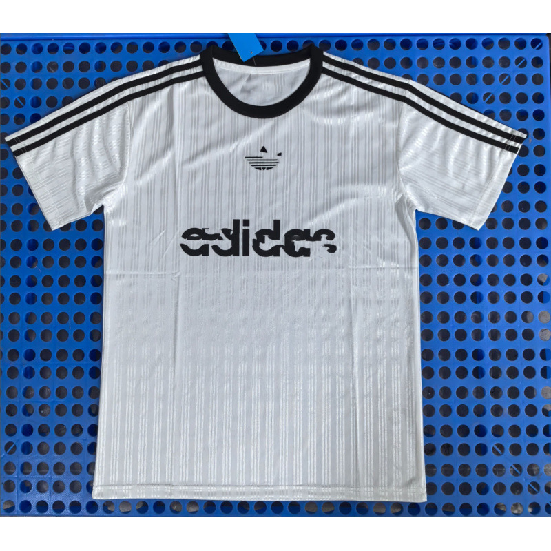 아디다스 클로버 티셔츠 화이트