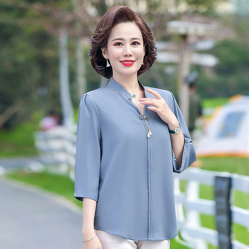 2025 Весенне-осенний модный вязаный свитер для мам, уменьшающий возраст, весенне-осенний новый женский осенний стильный топ для женщин среднего и пожилого возраста с v-образным вырезом