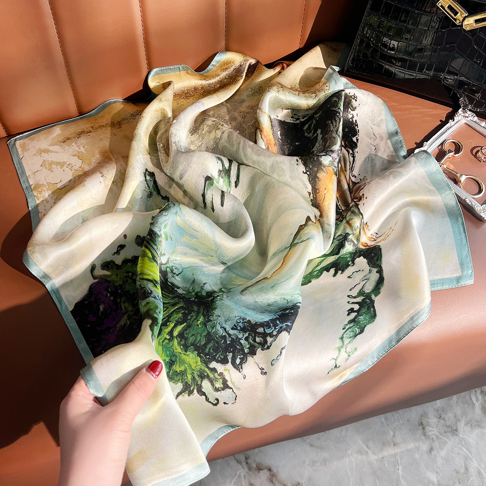 白黒の幾何学のストライプの韓国版の百合のシルクのスカーフの桑のシルクのスカーフの女性の春夏のファッションの薄いタイプのスカーフの贈り物