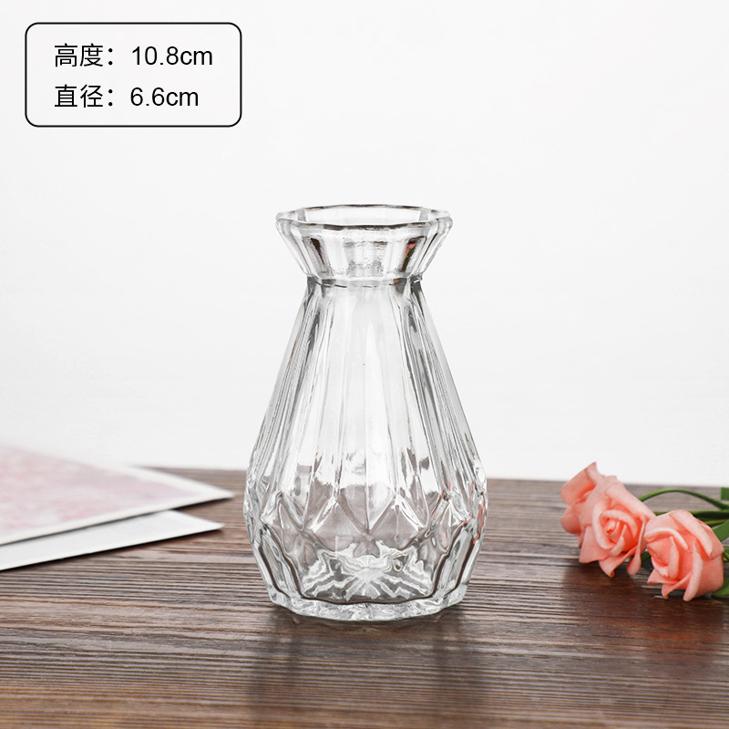 Transparent glass vases for decorating dining tables, home