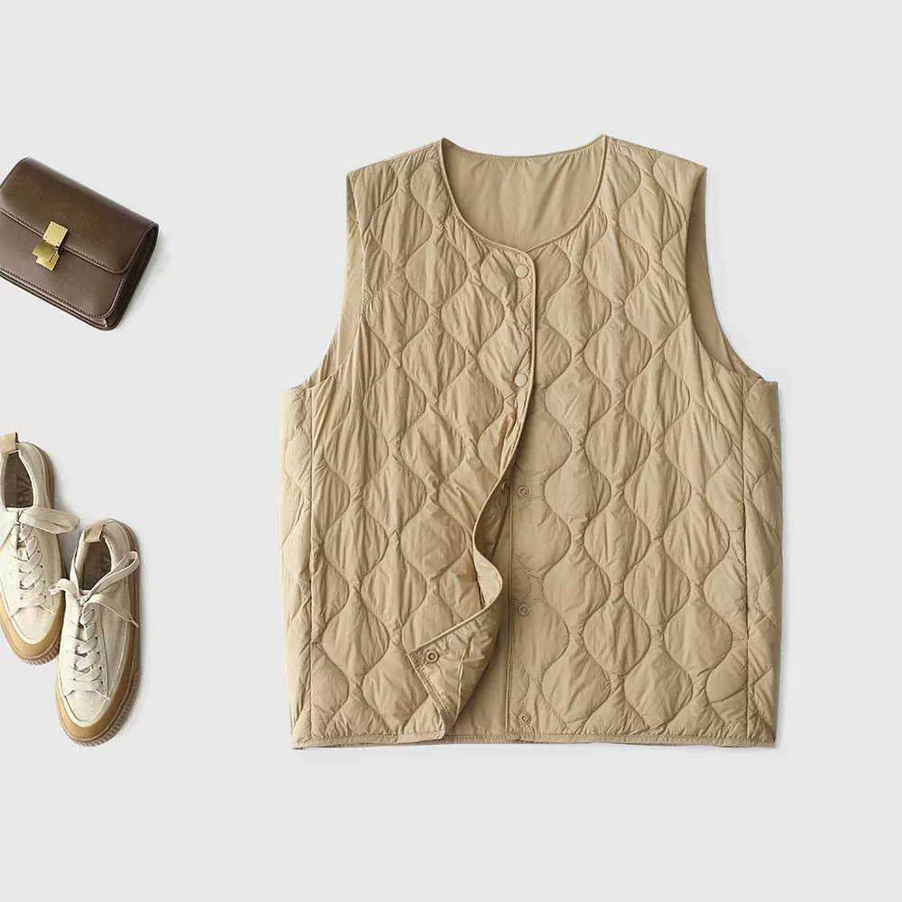 叠穿神器 90%绒子白鸭绒马甲解锁冬穿搭的N种 保暖不臃肿轻薄羽绒