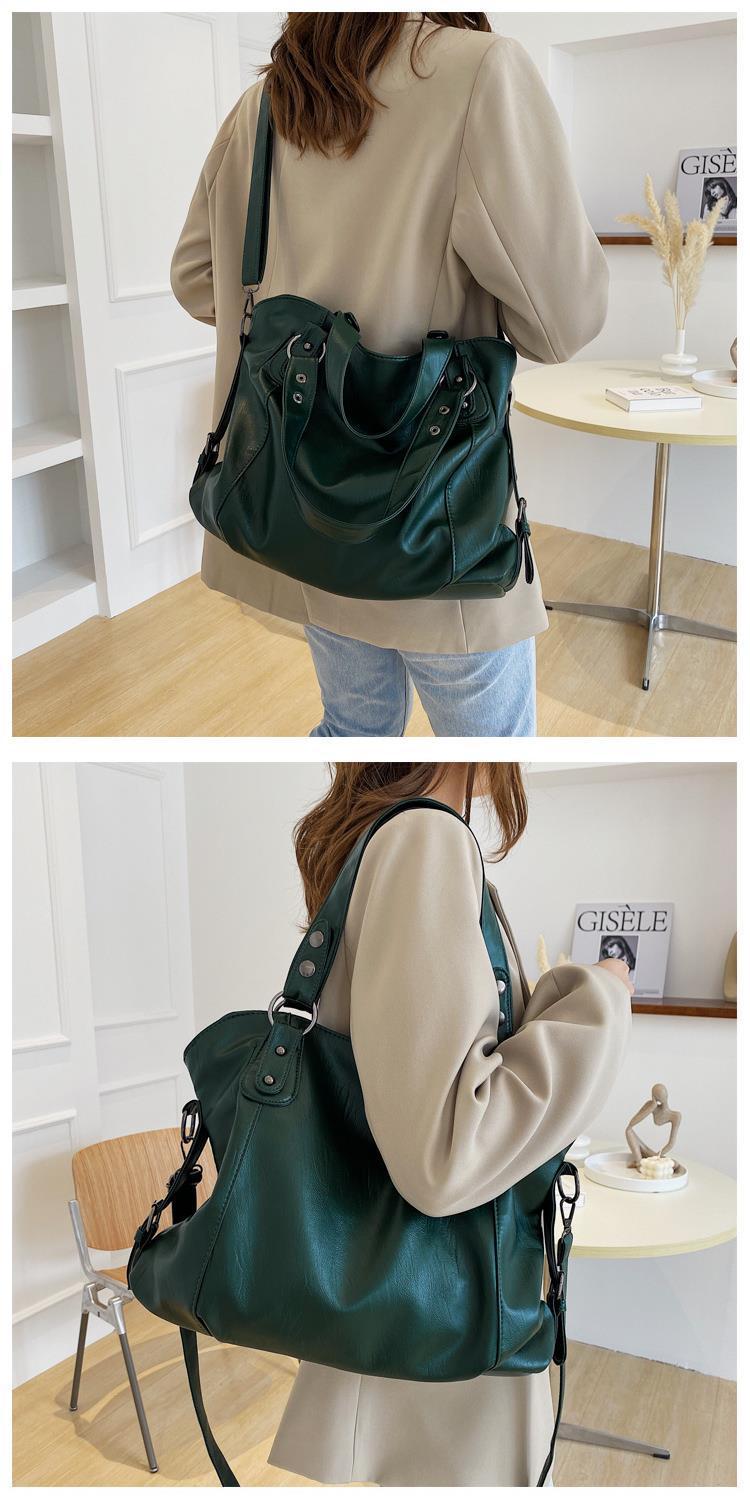 Frau Mittel Pu-Leder Einfarbig Klassischer Stil Reißverschluss Tragetasche display picture 11