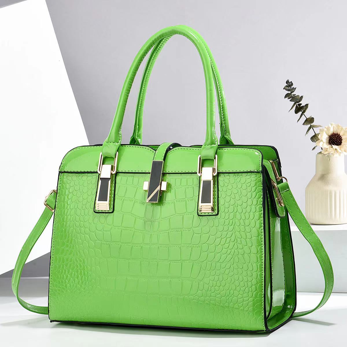 Fabricantes de comercio exterior damas atmósfera damas mochila de moda bolso nuevo paquete de madre universal verano hombro único 2025