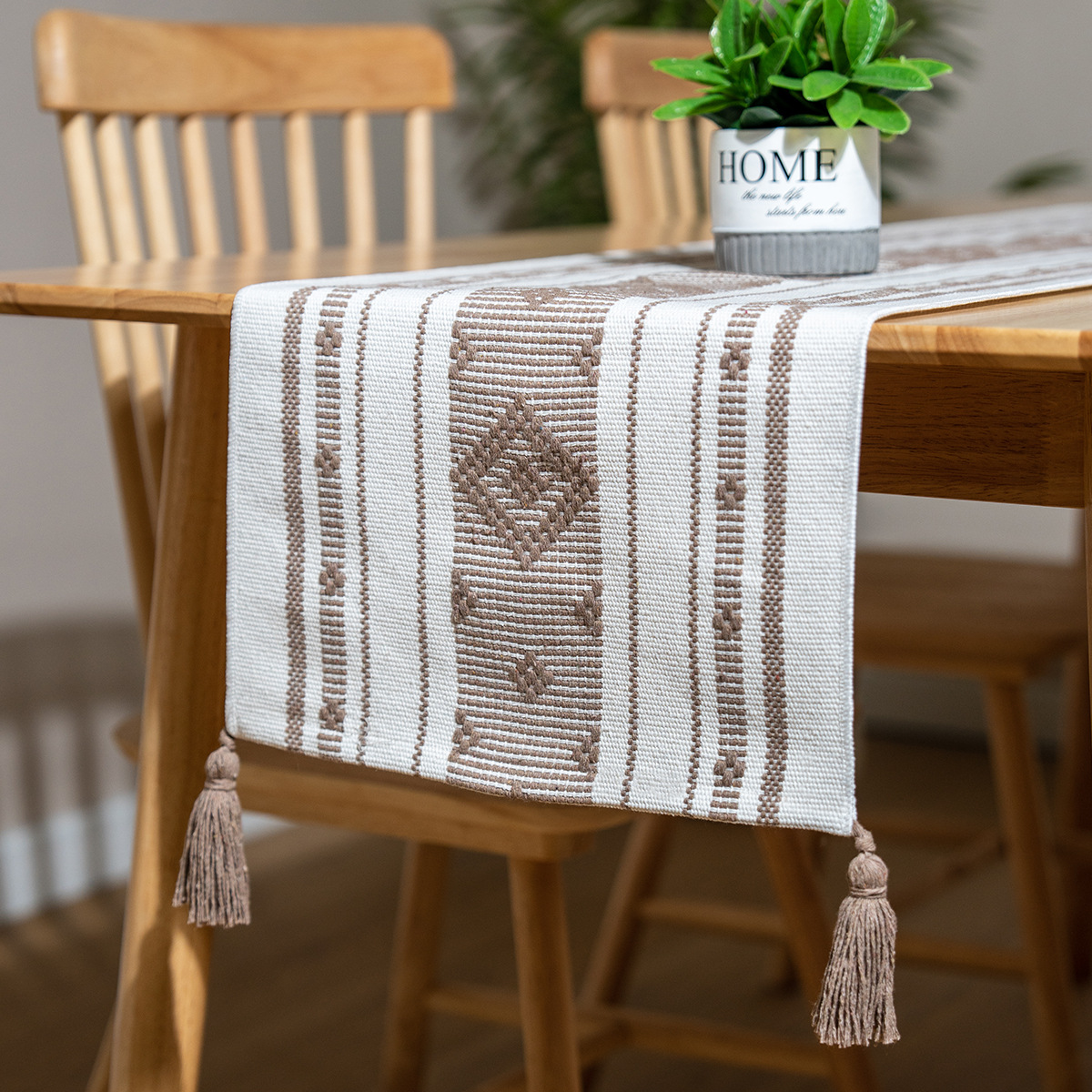 싱글 다이아몬드 펜던트 테이블 러너-카미