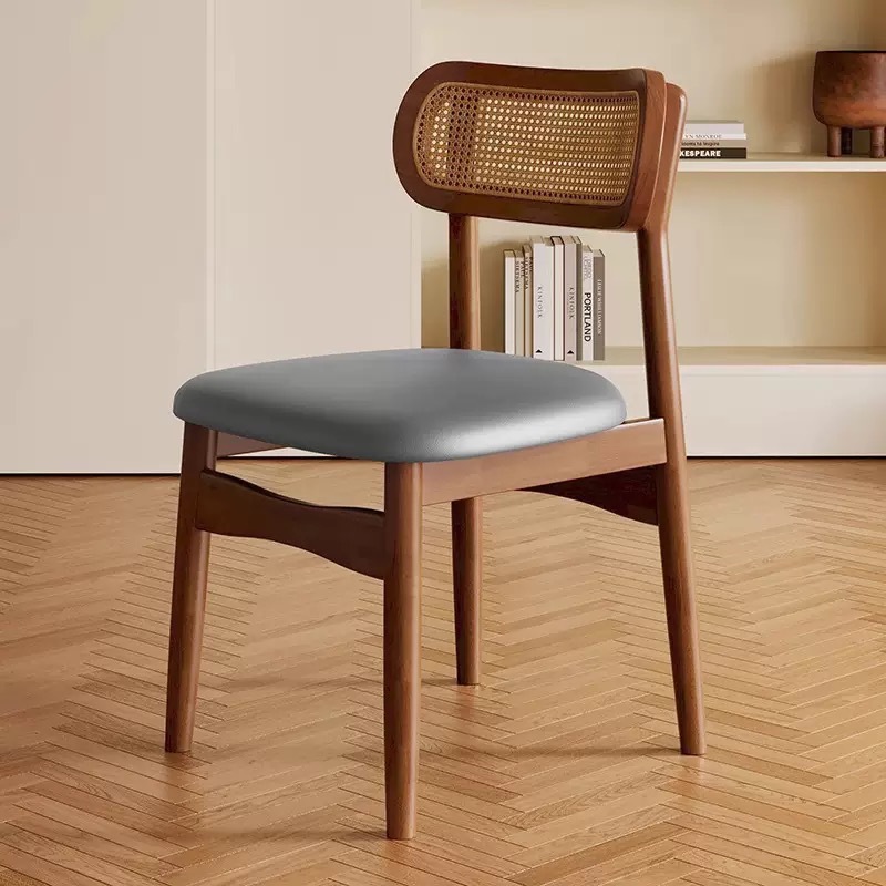 Marco de madera maciza de color nuez + cojín de piel gris
