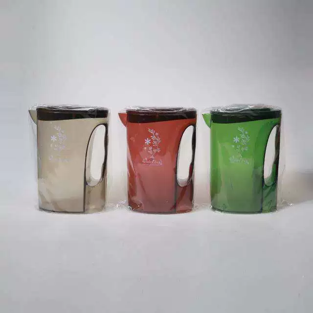 Plastic hot and cold capacious teapot for home use, 2 volume