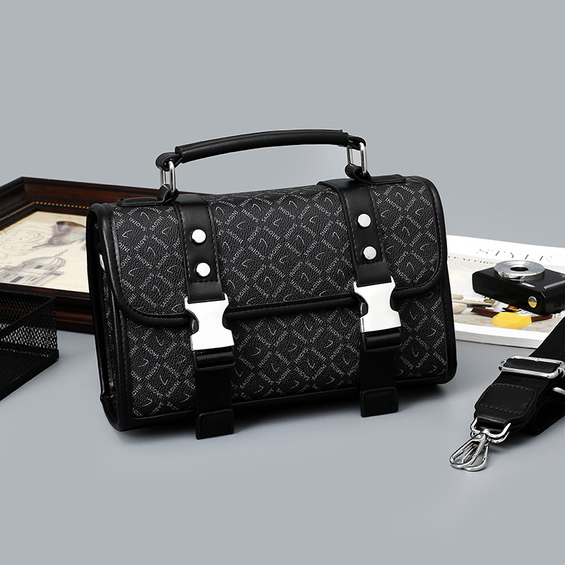 2026 New Men's Messenger Bag Box Style Trendy Large Capacity Messenger Bag Flap Bag Single Shoulder Crossbody Casual Men's Bag