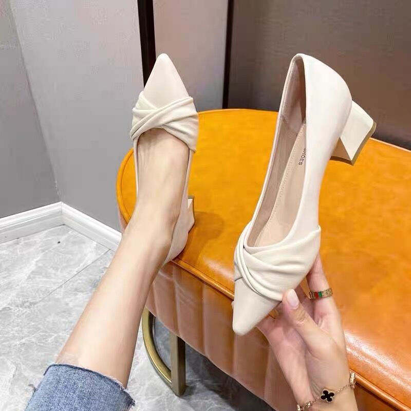 Tacones altos zapatos de mujer tacones puntiagudos 2026 primavera y verano nuevos pequeños zapatos de estilo de moda casual zapatos de mujer de trabajo poco profundos