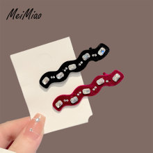 �߼���ֲ�q�Ͻ�ˮ荰l�AŮ������߅�A���|���X��һ�֊A����A�^�