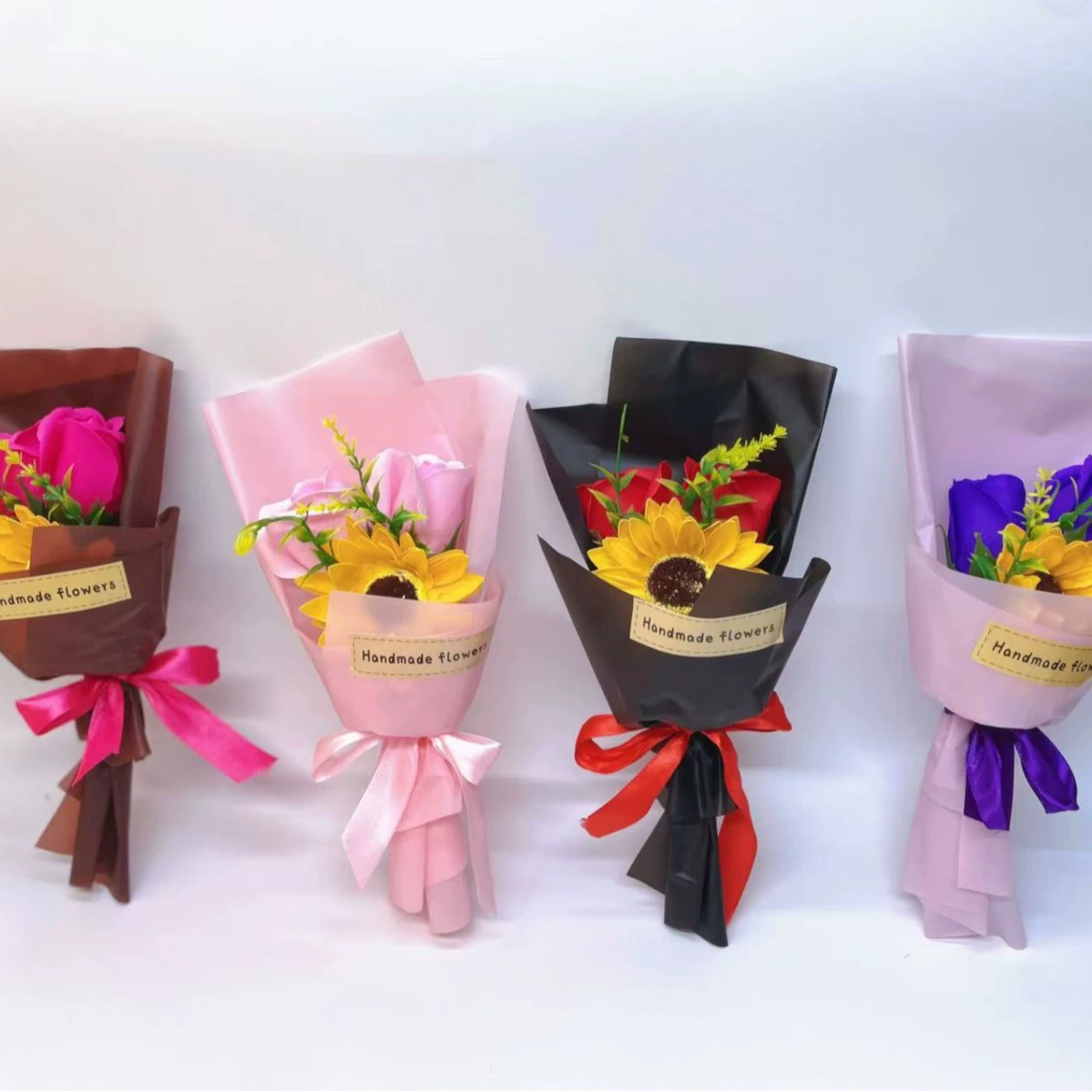 Подарок к Дню учителя Три цветочных мыла Букет Подарок Розы Подарок Учитель Подсолнух Маленький букет