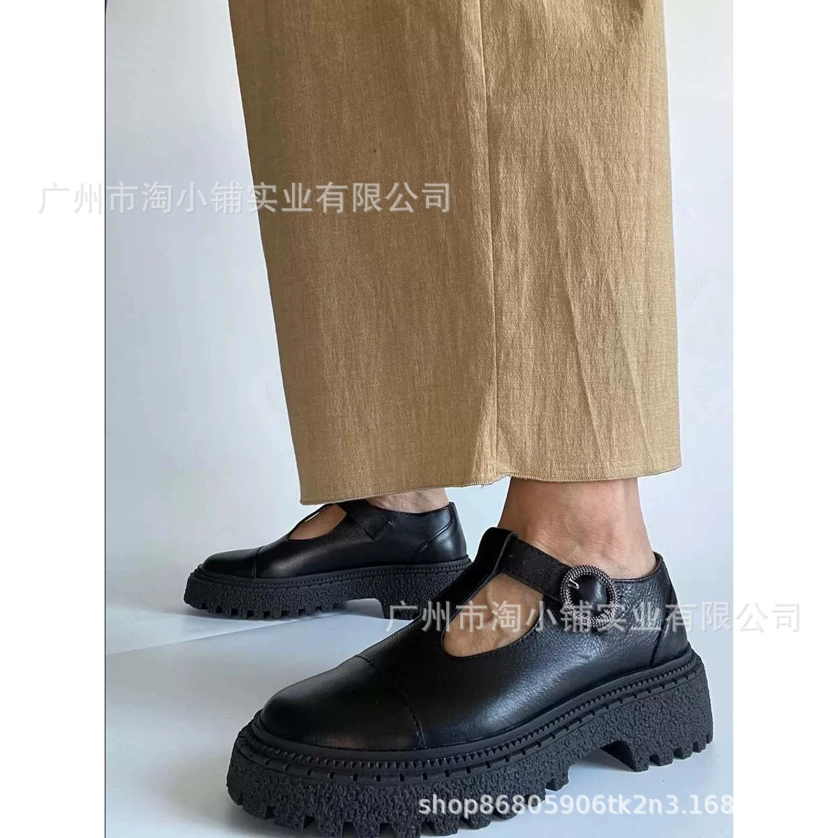 Удобная ретро T-слово Мэри Джейн обувь женская тенденция дикая толстая подошва плоская подошва 2025 весна и осень черные кожаные туфли колледжа