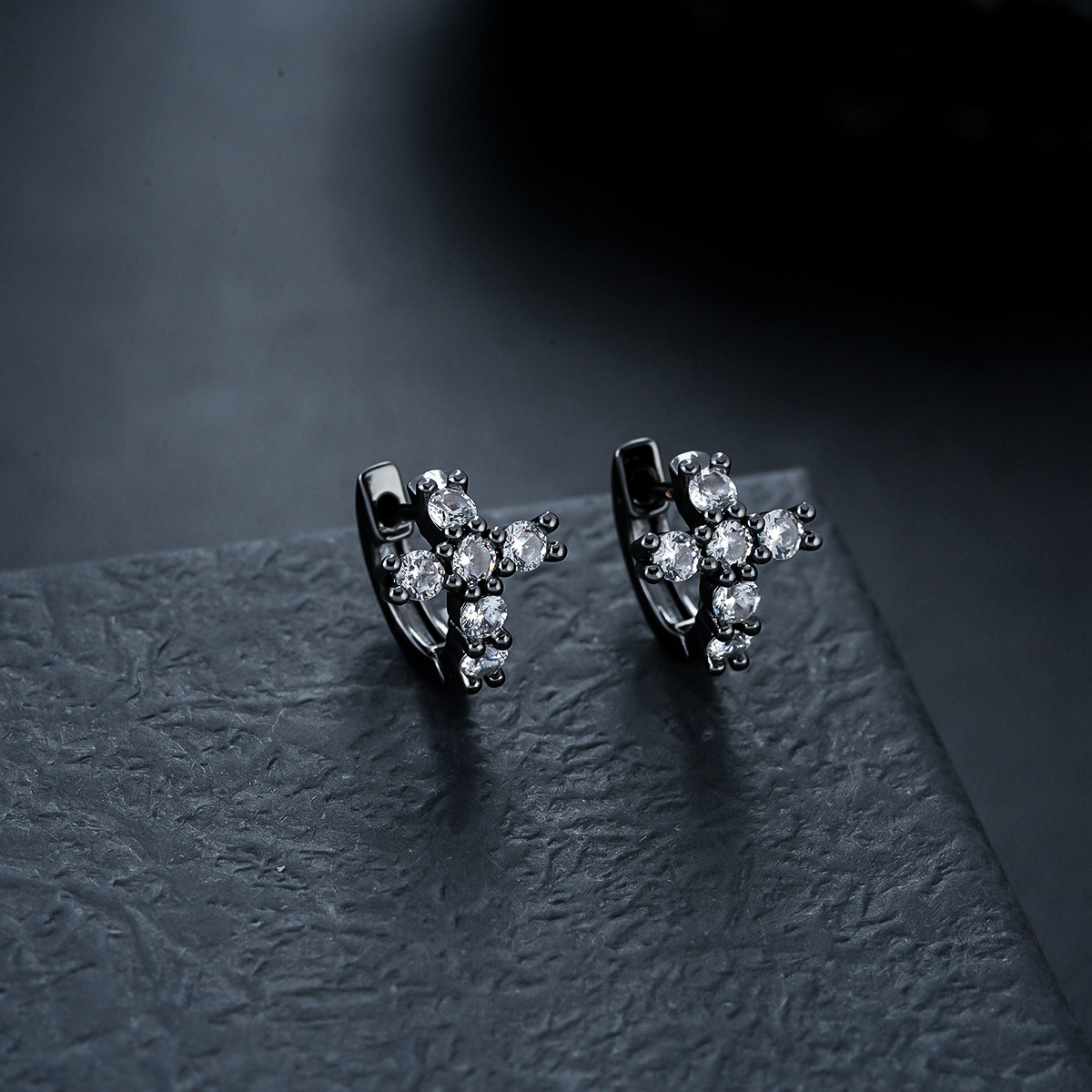 X1077-B (white zirconium cross earrings) gun black pair