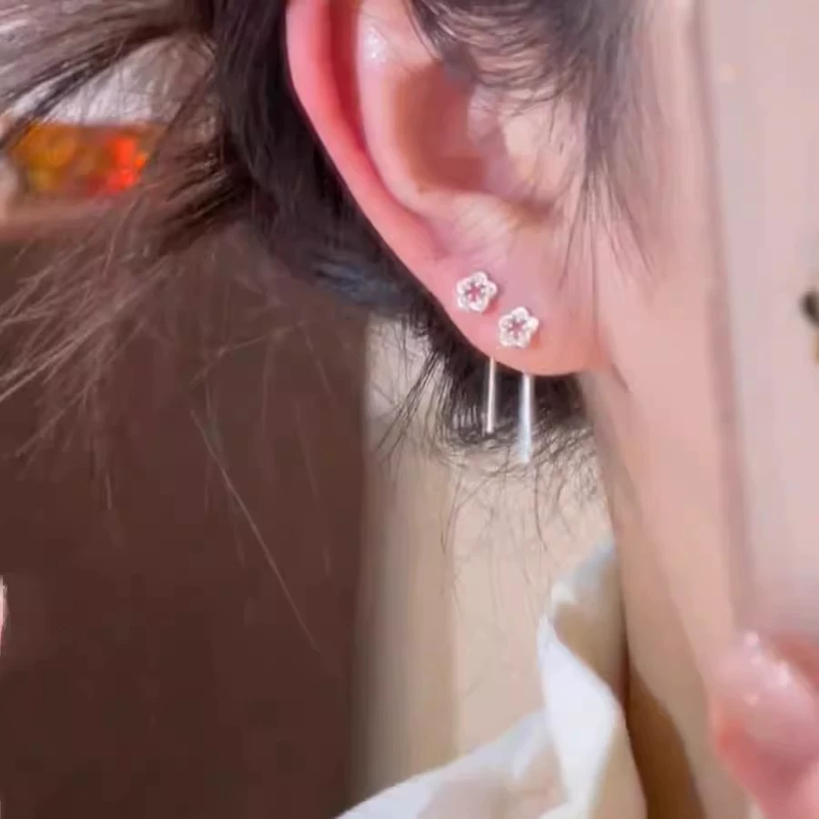 Серебряные серьги с серебряным штифтом, мелкий дизайн, серебро 925, цветочный, легкая роскошь, тренд сезона