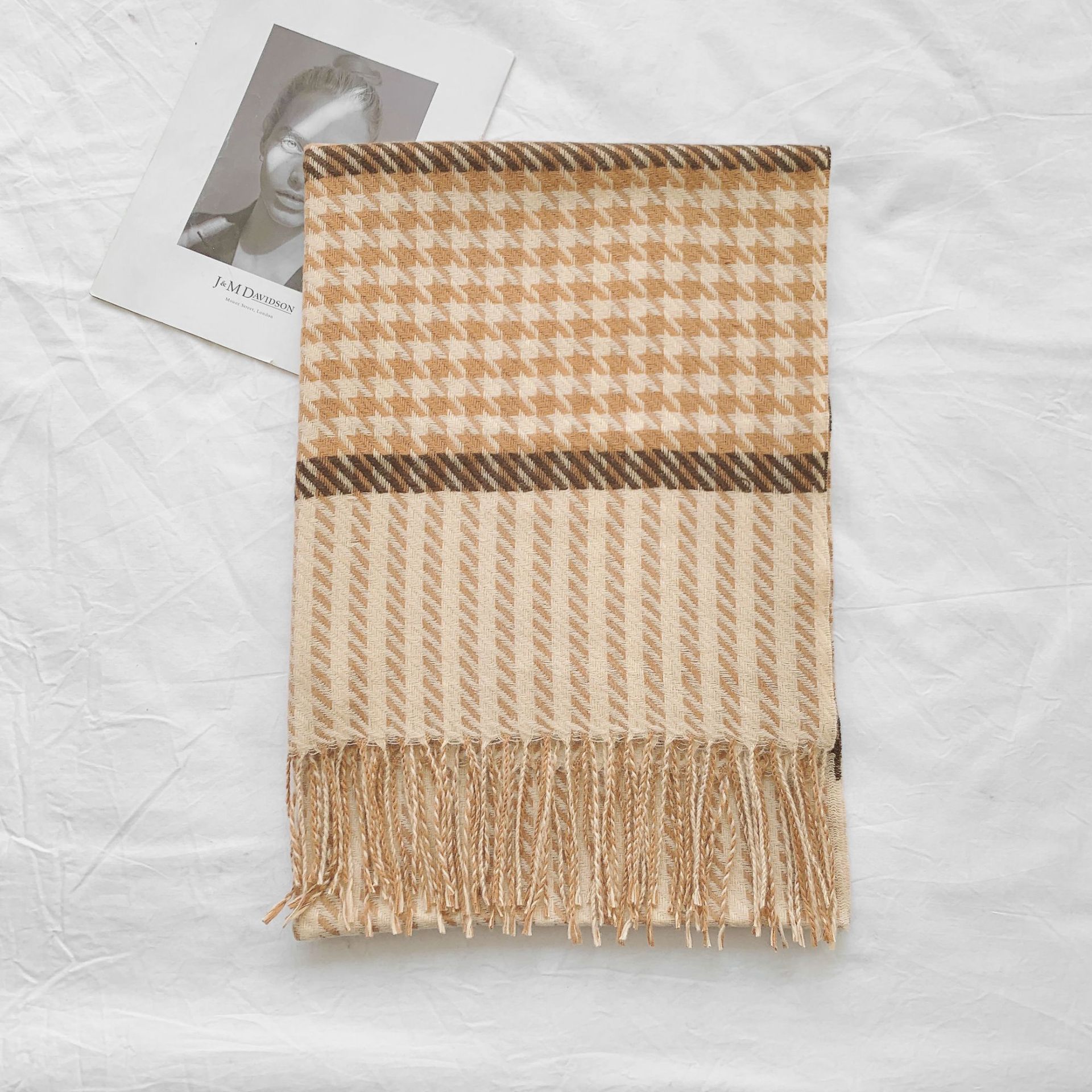 INS simple elegante bufanda de pata de gallo marrón para mujer Otoño e Invierno estilo coreano versátil Cachemira grueso chal cálido