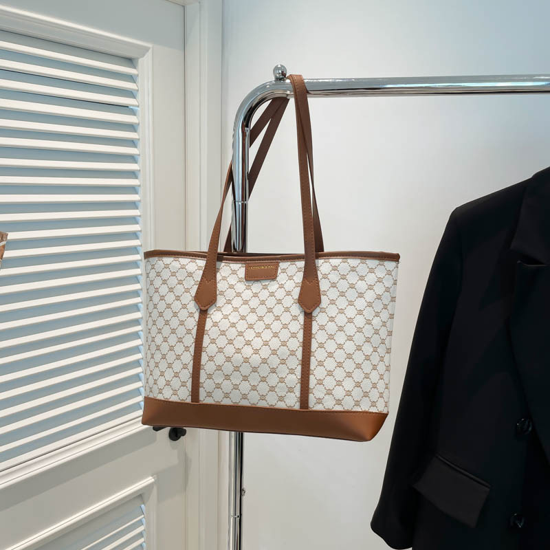 Luz y lujo ocio simple 2026 nuevo bolso de mujer retro moda de gran capacidad de viaje bolso de hombro bolso