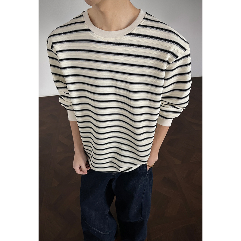 Black and White Striped Long-Sleeve T-Shirt for Men, Spring Season, Trendy Cleanfit Top, Loose and Casual Crew Neck Base Shirt