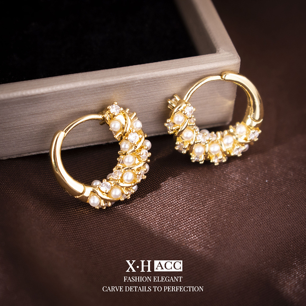 Boucles d'oreilles en perles avec de vraies lignes de galvanoplastie en or, boucles d'oreilles françaises légères et élégantes, boucles d'oreilles simples et géométriques