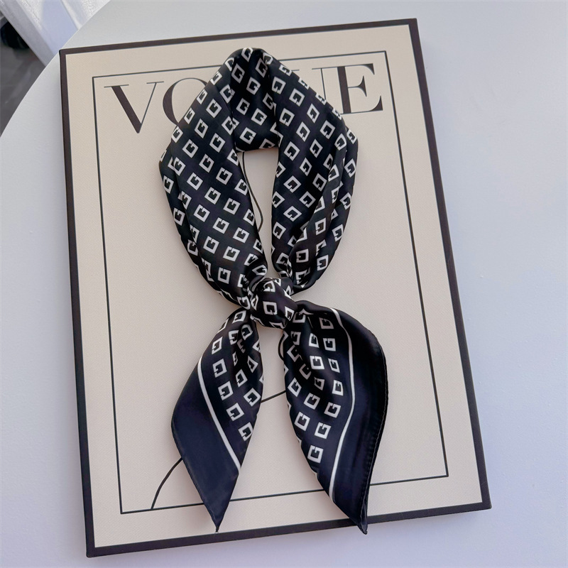 Bufandas de seda para mujeres primavera y otoño bufandas de moda para mujeres bufandas de cuello para maestros y empleados regalos de impresión de lujo ligero