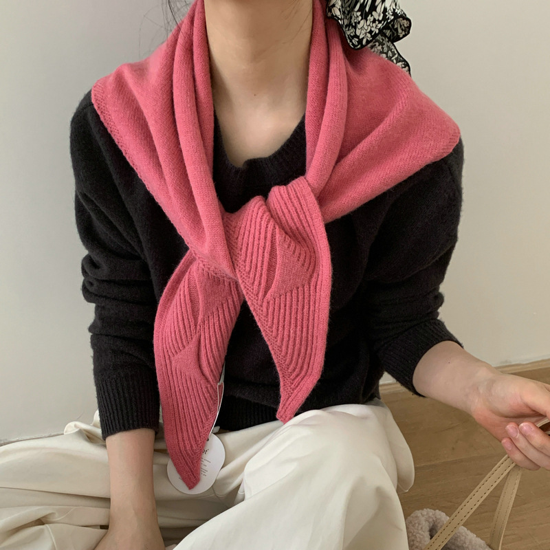 含羊毛三角巾披肩女秋冬季新款百搭简约空调披肩高级感头巾围巾|undefined