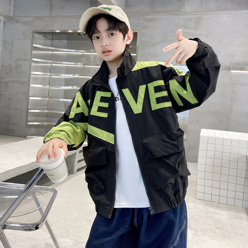 Chaqueta cortavientos para niños de primavera 2025 modelos de primavera y otoño versión coreana del nuevo estilo de los niños chinos y medianos