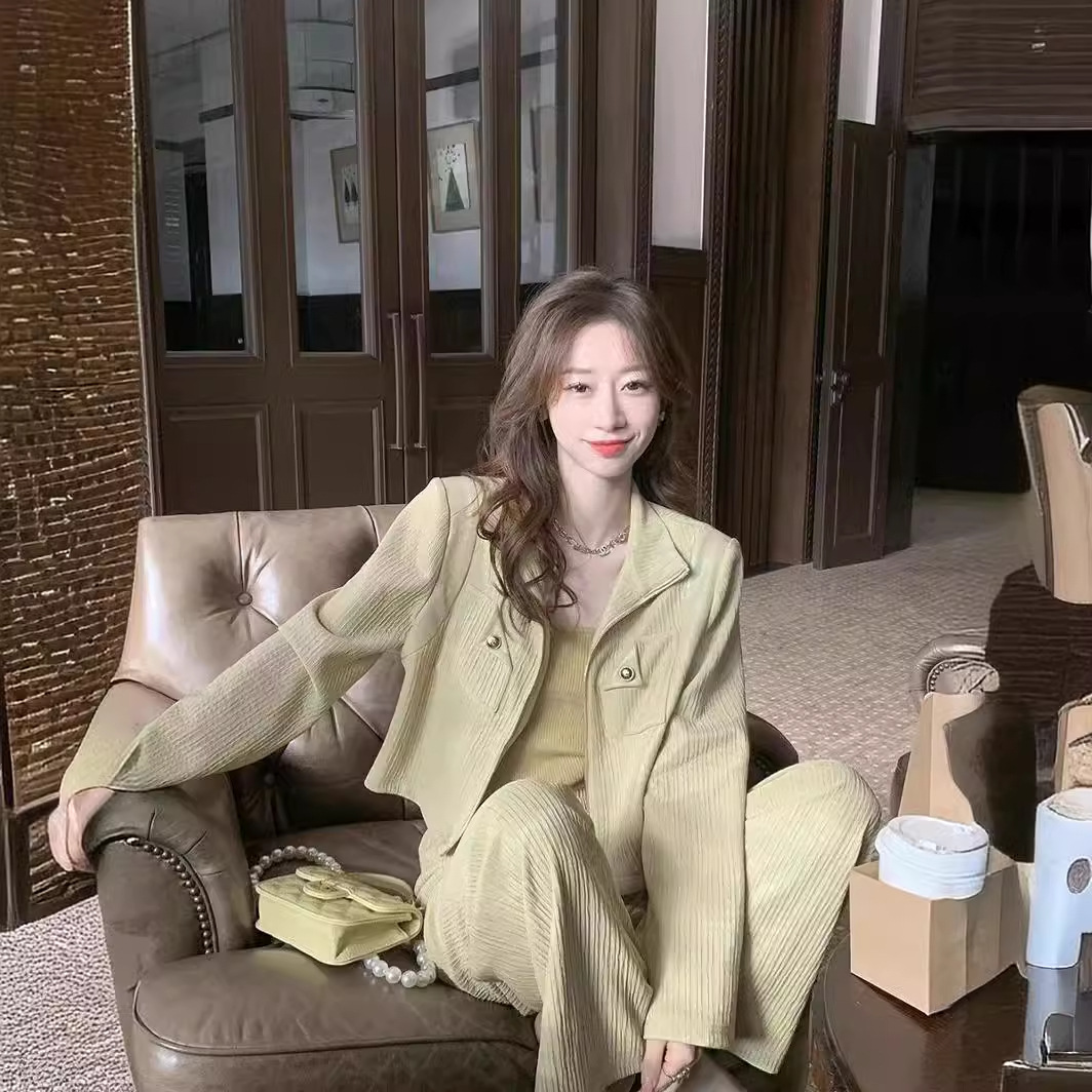 Suit women's Chanel style sports suit women's spring and autumn new casual age-reducing internet celebrity sweater wide-leg pants two-piece set for women