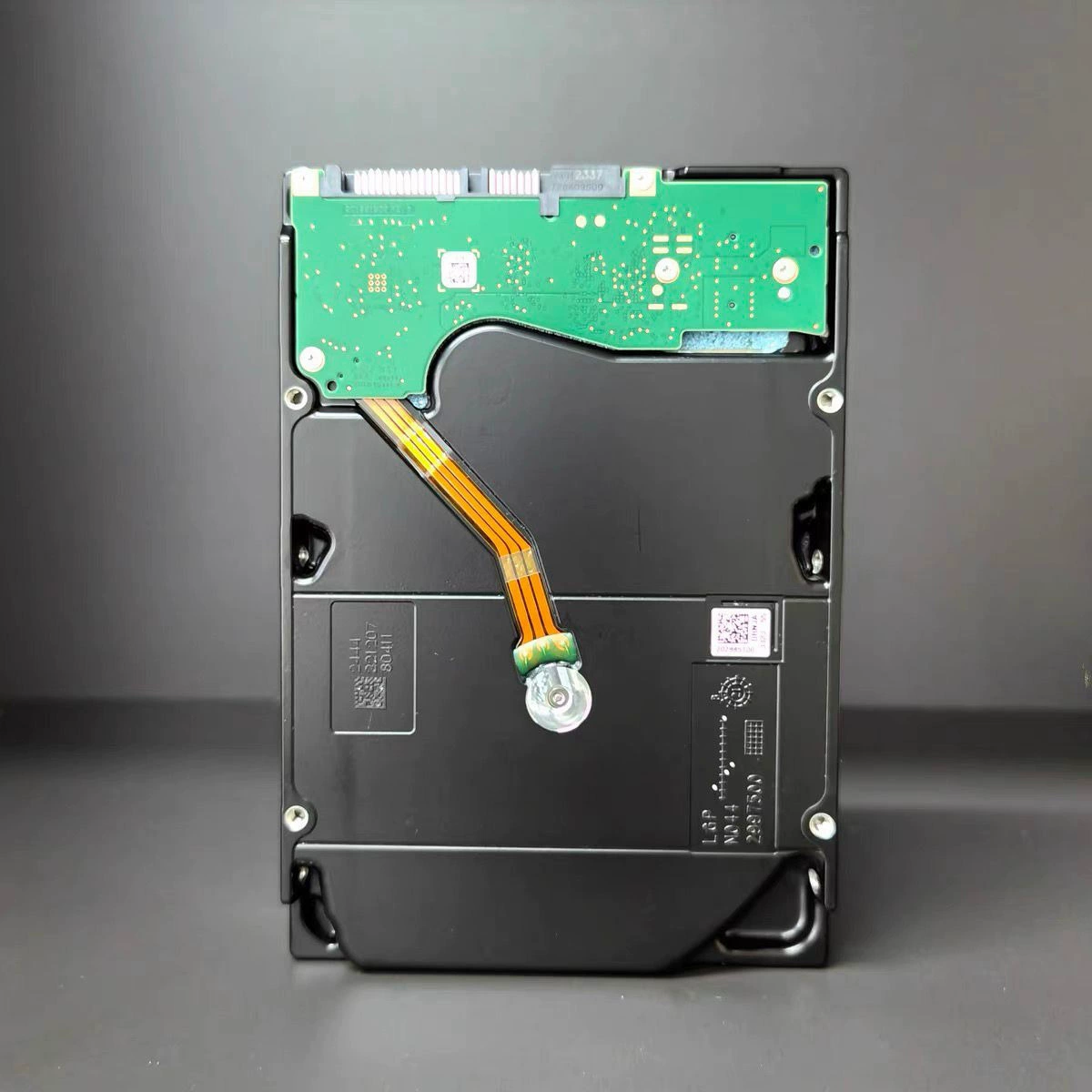 Серверный жёсткий диск (Seagate) ST16000NM000J Exos X18, 16 ТБ, SATA, восстановленный R-диск
