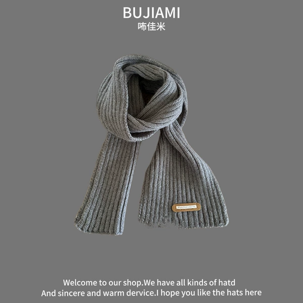 Knitted scarf