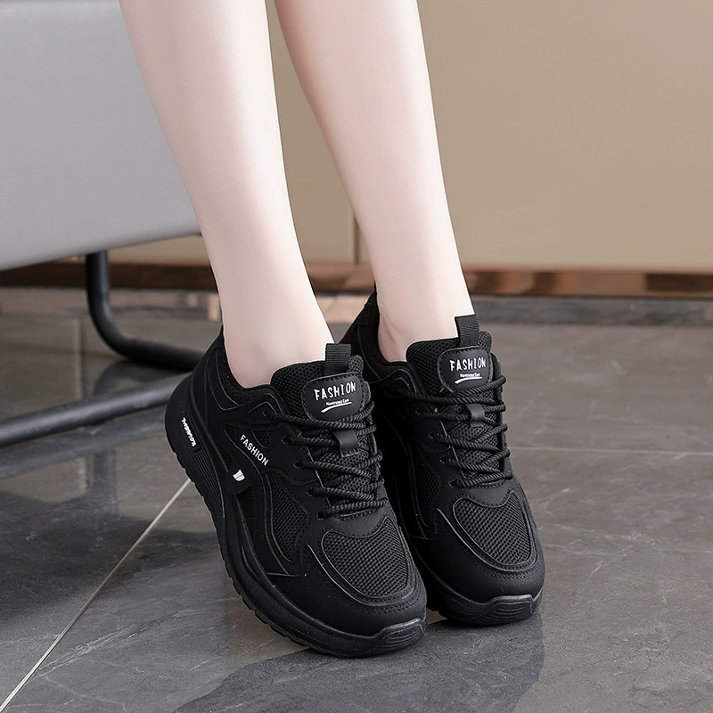 Дышащая спортивная обувь с сеткой для женщин, новинка весны и осени 2025 года, учащиеся младших классов средней школы, легкие белые туфли на мягкой подошве для женщин Q103